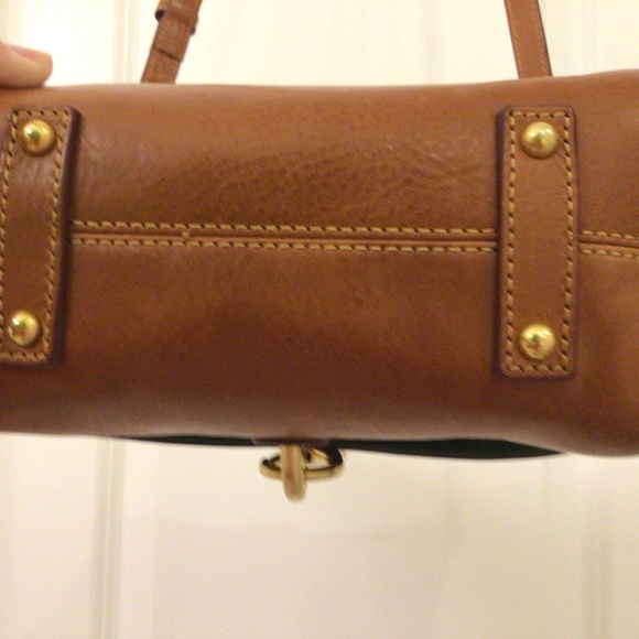 Dooney and Bourke Florentine Leather Bag - Picture 5 of 6
